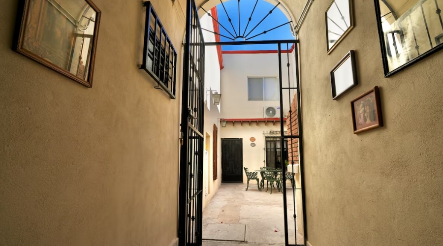 La Casa de al Lado